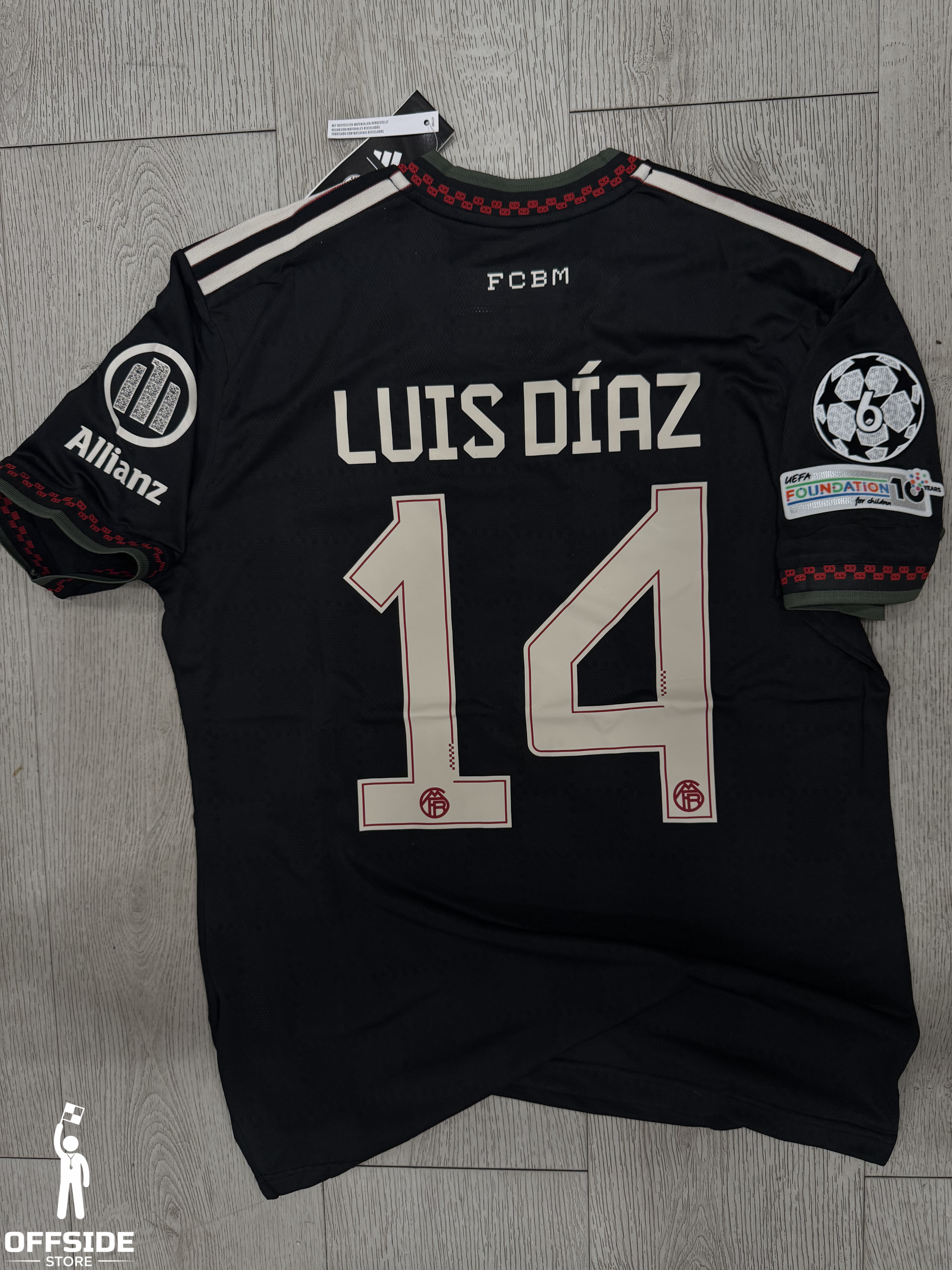 BAYERN MUNICH TERCERA EQUIPACION VERSION JUGADOR 2025/26